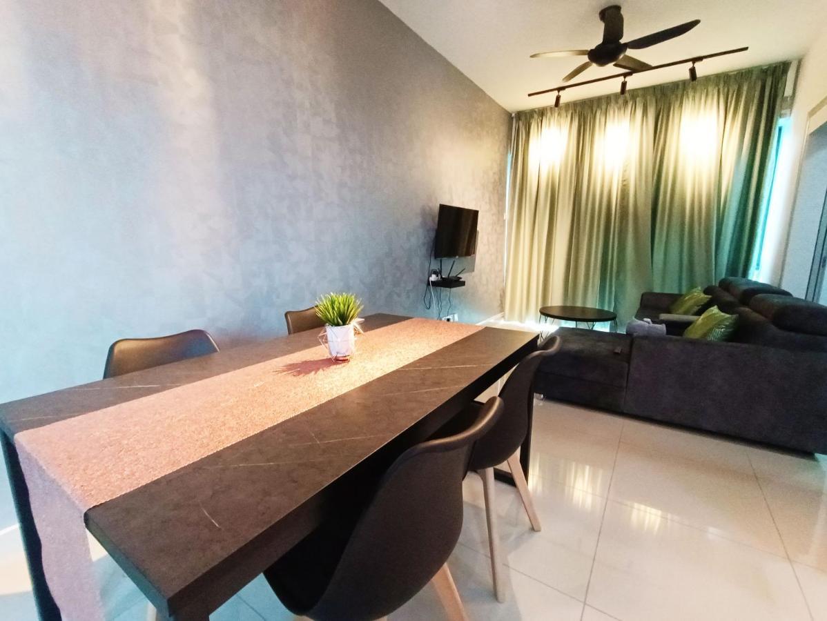 Netflix # Sky Suite Near Jaya One By Salaam Suites, 2 Pax Petaling Jaya Exteriör bild