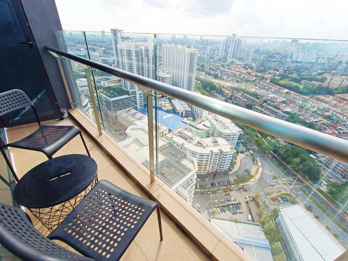 Netflix # Sky Suite Near Jaya One By Salaam Suites, 2 Pax Petaling Jaya Exteriör bild